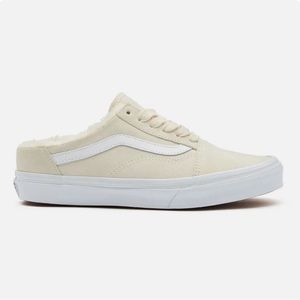 NWT Vans Old Skool Sherpa Slip On Suede Mules Cream Women’s Size 9.5